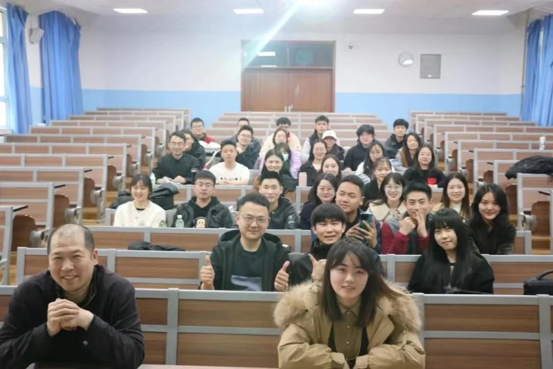 新大经济与管理学院